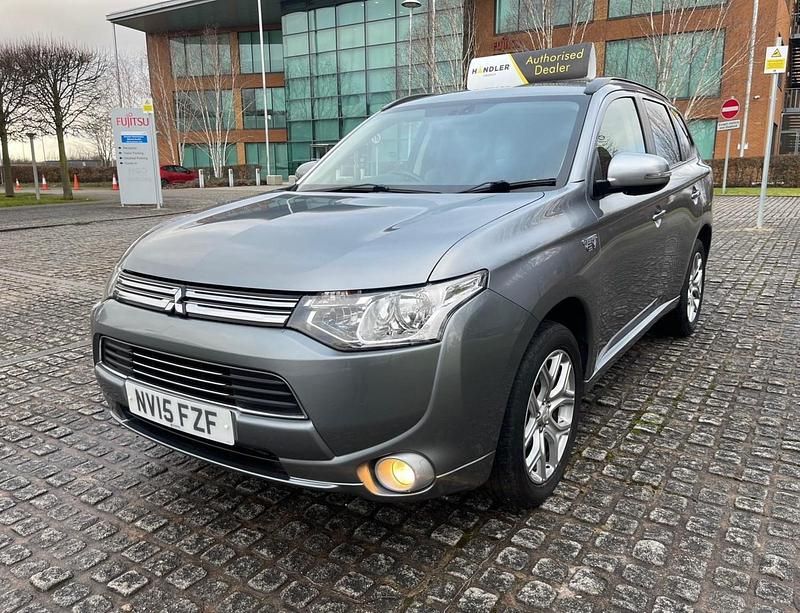 Used Mitsubishi Outlander P-HEV 2015 Grey Estate