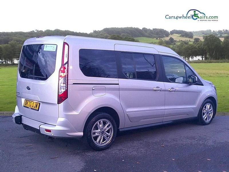 Used Ford Grand Tourneo Connect Titanium 120 HP (88 kW) 2020 Silver MPV