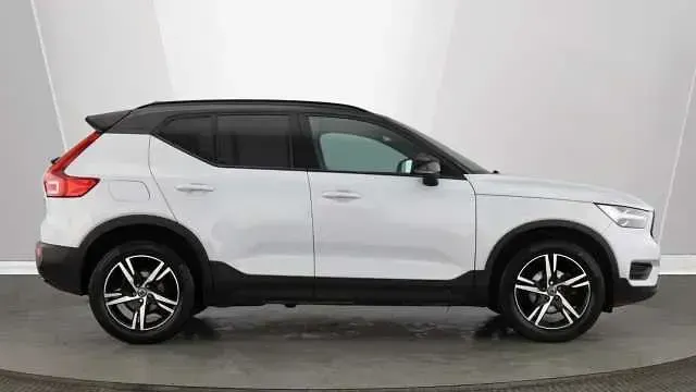 Used Volvo XC40 R-Design 161 HP (118 kW) 2022 SUV