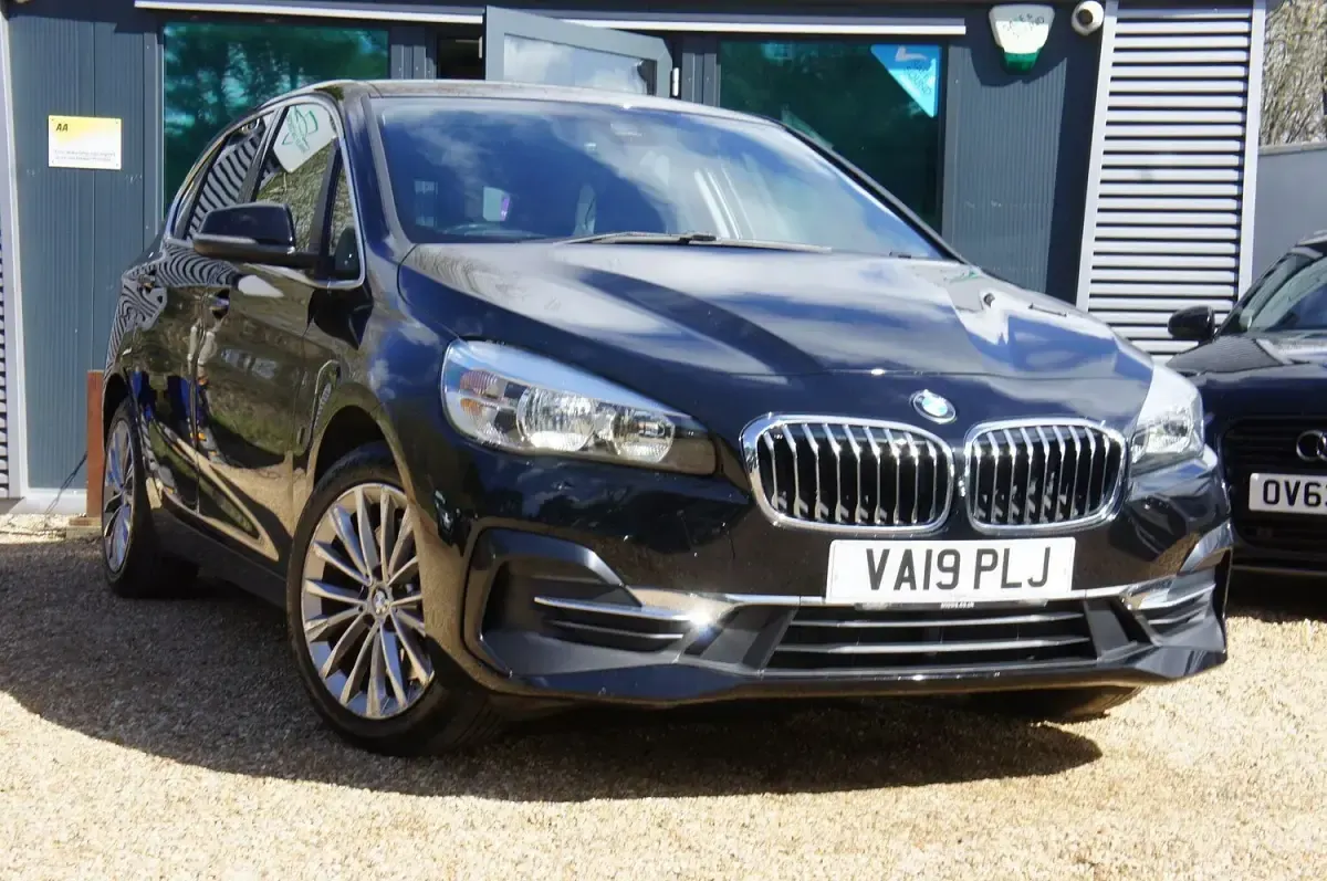 Used BMW 225 Luxury Line 224 HP (164 kW) 2019 Black Hatchback