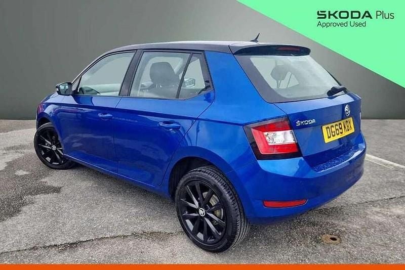Used Skoda Fabia Colour Edition 73 HP (53 kW) 2019 Race blue metallic Hatchback