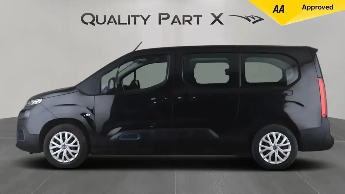 Used Citroën e-Berlingo Feel 100 kW (136 HP) 2023 Black MPV