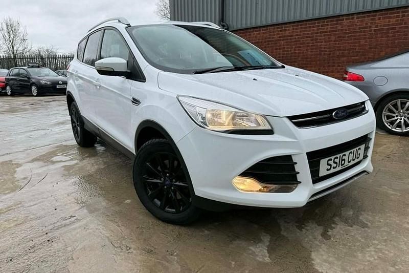 Used Ford Kuga Titanium 150 HP (110 kW) 2016 White SUV