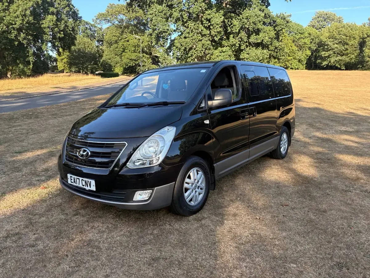 Used Hyundai I800 SE 134 HP (98 kW) 2017 Black MPV