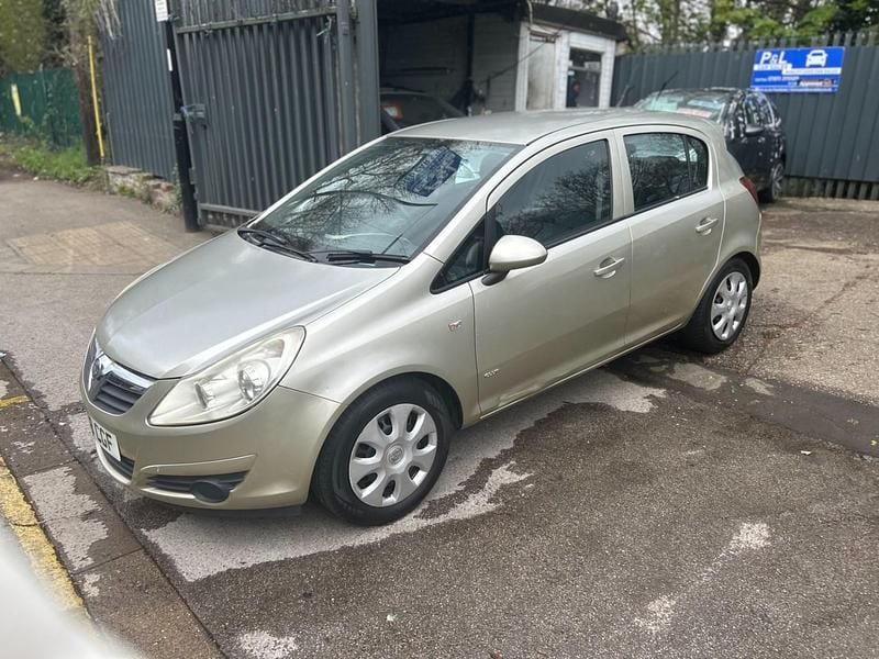 Used Vauxhall Corsa Club 89 HP (65 kW) 2008 Gold Hatchback