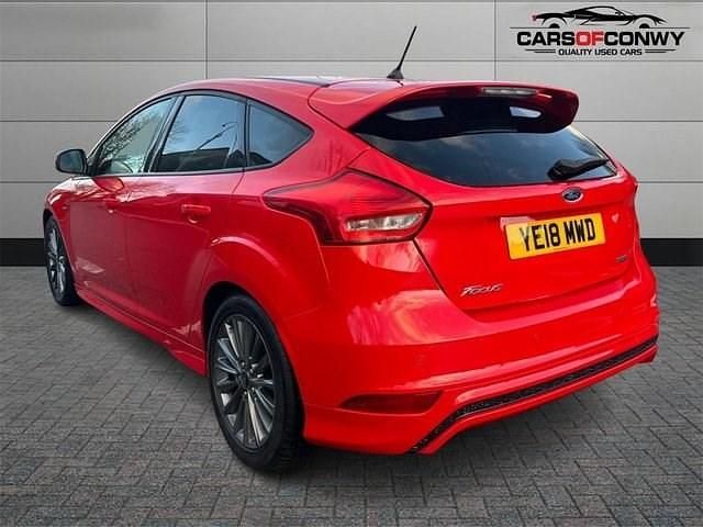 Usado Ford Focus ST-Line 140 HP (102 kW) 2018 Vermelho Citadino