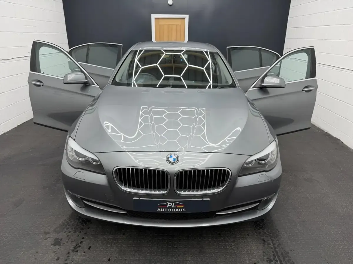 Usado BMW 525 Comfort Edition 2010 Gris Berlina