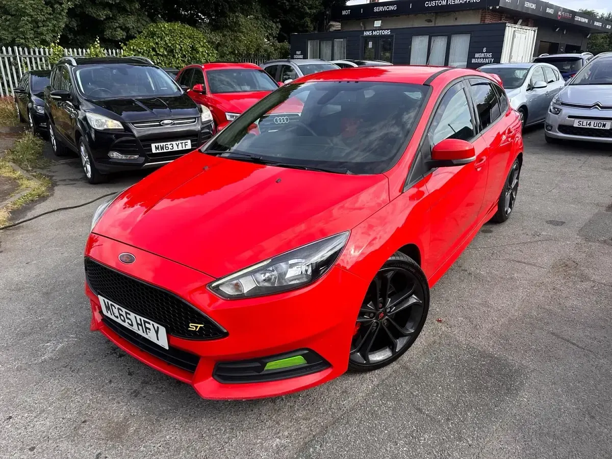 Used Ford Focus ST 2015 Red Hatchback