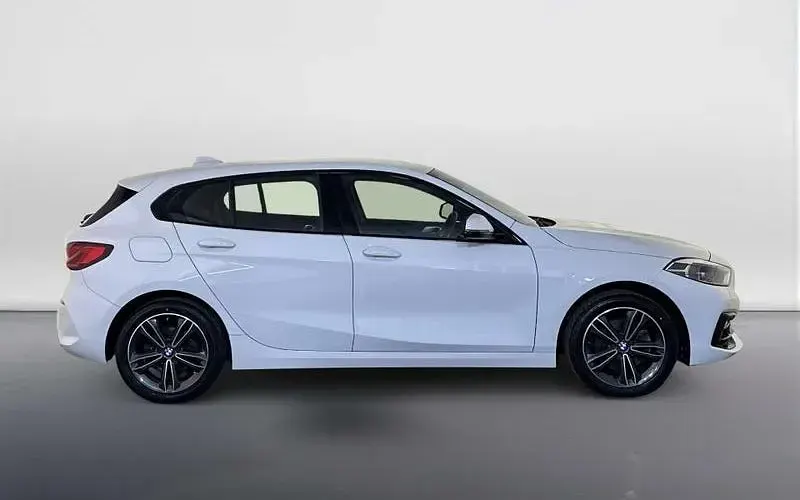 Used BMW 118 Sport Line 136 HP (100 kW) 2021 White Hatchback