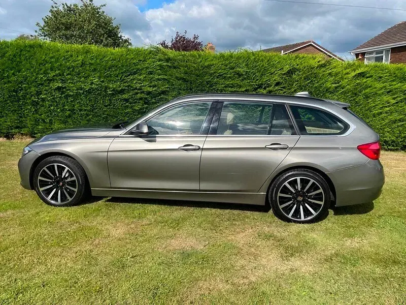 Used BMW 320 Luxury Line 2015 Bronze Estate