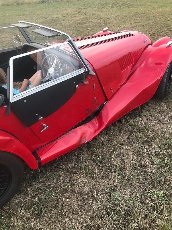 Used Morgan 4/4 2014 Red Cabriolet