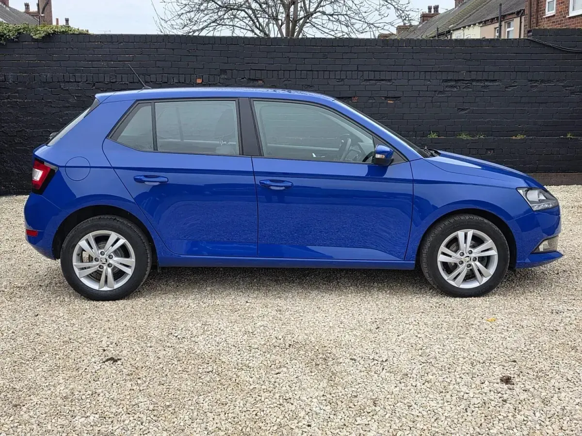 Used Skoda Fabia SE 60 HP (44 kW) 2021 Blue Hatchback