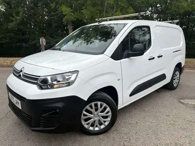 Used Citroën Berlingo 100 HP (73 kW) 2020 White MPV