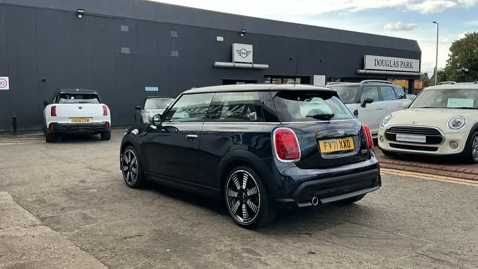 Used Mini Cooper Exclusive 134 HP (98 kW) 2021 Black Hatchback