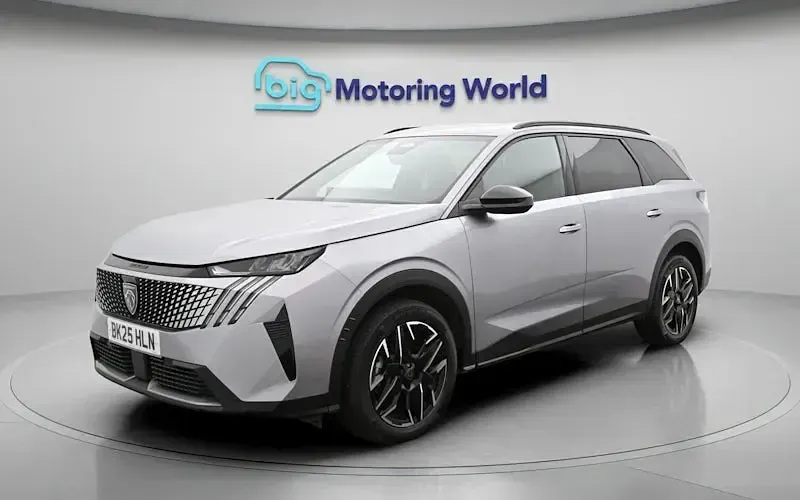 Gebraucht Peugeot 5008 Allure 136 PS (100 kW) 2025 Grau SUV