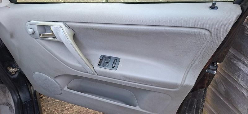 Used VW Polo Match 60 HP (44 kW) 2001 Black Hatchback