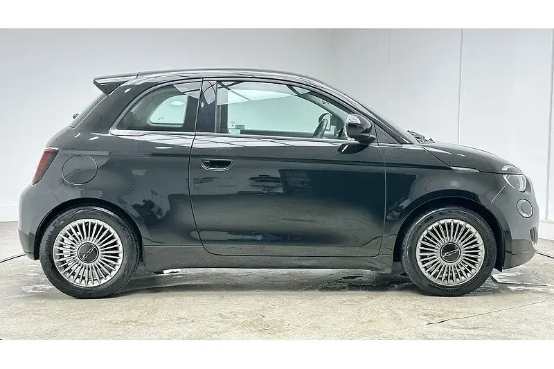 Used Fiat 500e Icon 86 kW (118 HP) 2022 Onyx black Hatchback