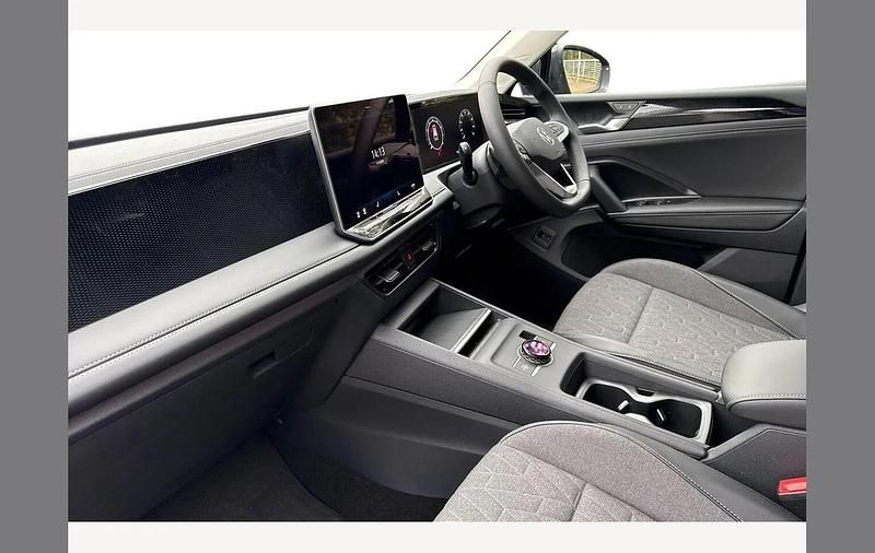 Usado VW Tiguan Match 150 HP (110 kW) 2025 Cinzento SUV