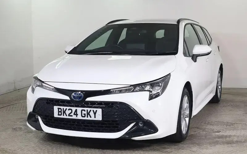 Used Toyota Corolla 140 HP (102 kW) 2026 Estate