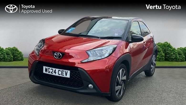 Used Toyota Aygo X 72 HP (52 kW) 2024 Red SUV