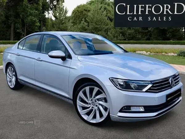 Used VW Passat Business 150 HP (110 kW) 2015 Silver Sedan