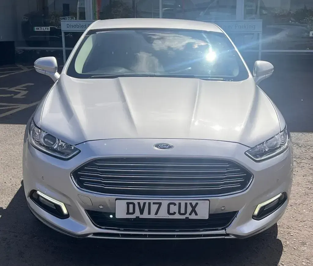 Used Ford Mondeo Titanium 180 HP (132 kW) 2017 Silver Hatchback