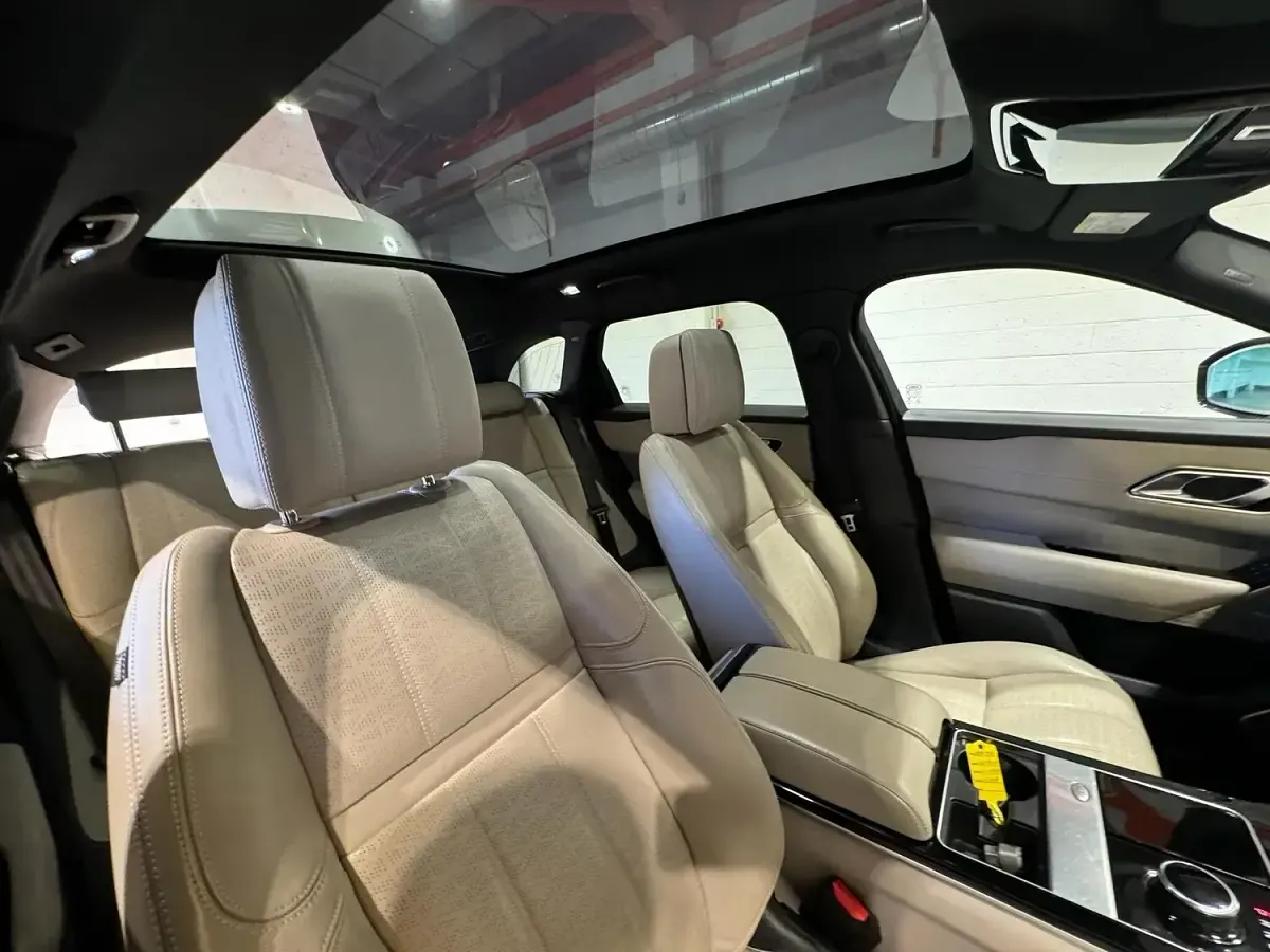 Used Land Rover Range Rover Velar SE Dynamic 241 HP (177 kW) 2019 Silver SUV