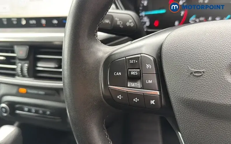 Used Ford Focus Titanium 155 HP (114 kW) 2023 Blue Estate