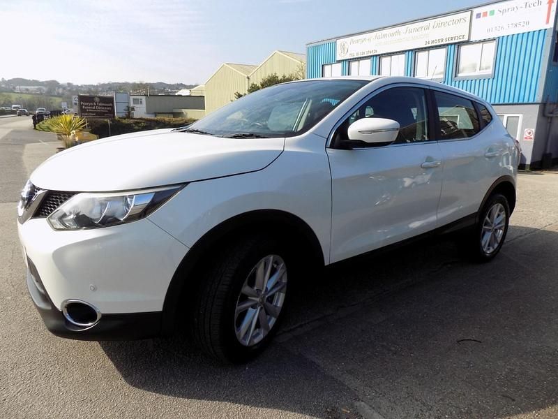 Used Nissan Qashqai Acenta 130 HP (95 kW) 2014 White SUV