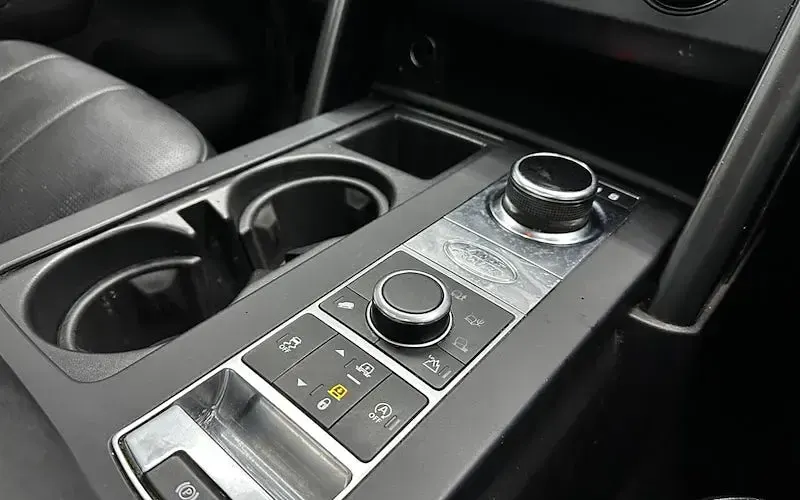 Used Land Rover Discovery Landmark 306 HP (225 kW) 2019 Blue SUV