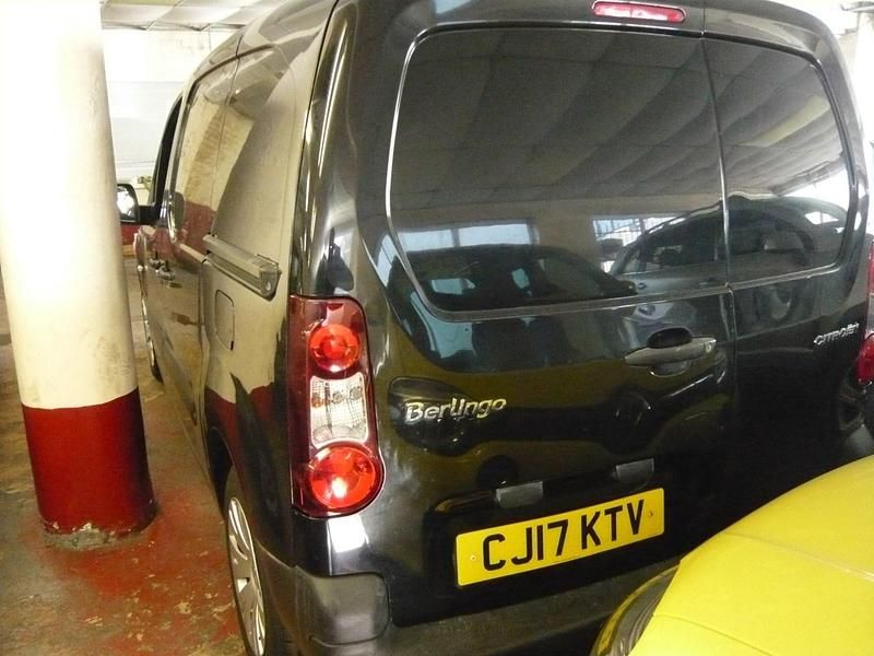 Used Citroën Berlingo 75 HP (55 kW) 2017 Black MPV