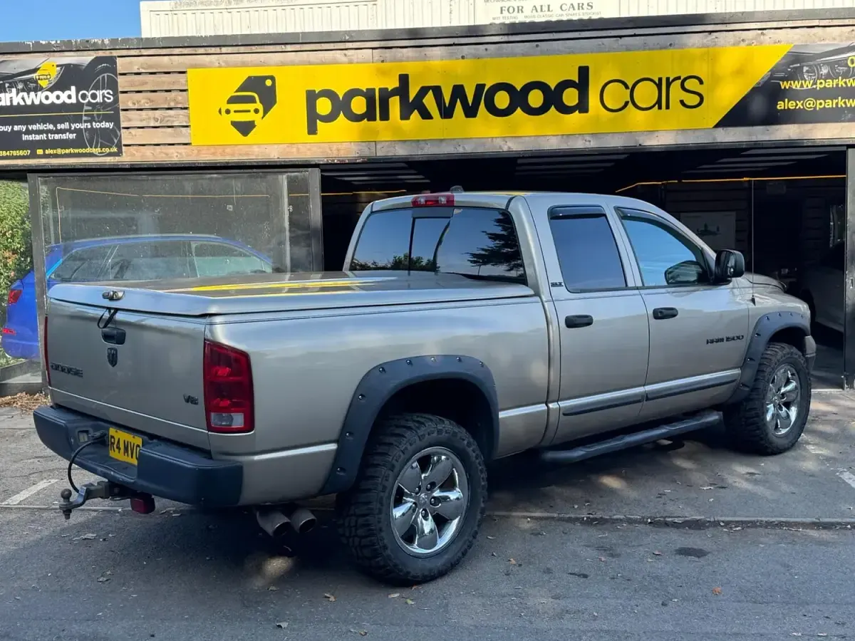 Used Dodge Ram 238 HP (175 kW) 2005 Gold Pickup