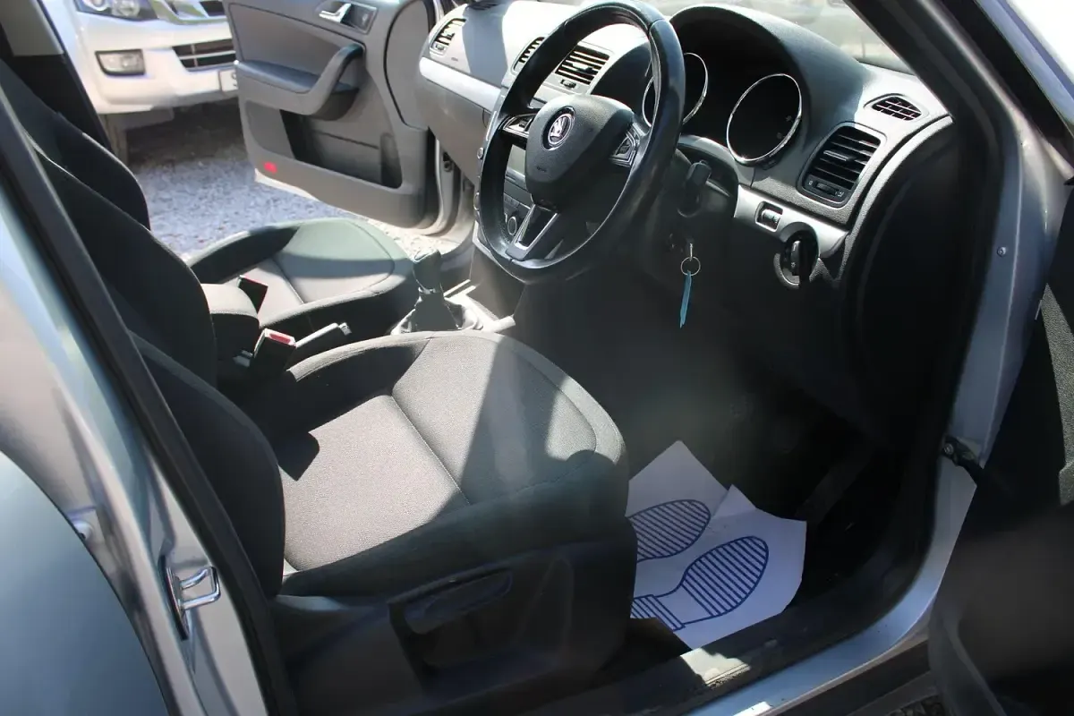 Used Skoda Yeti SE 110 HP (80 kW) 2014 Silver SUV