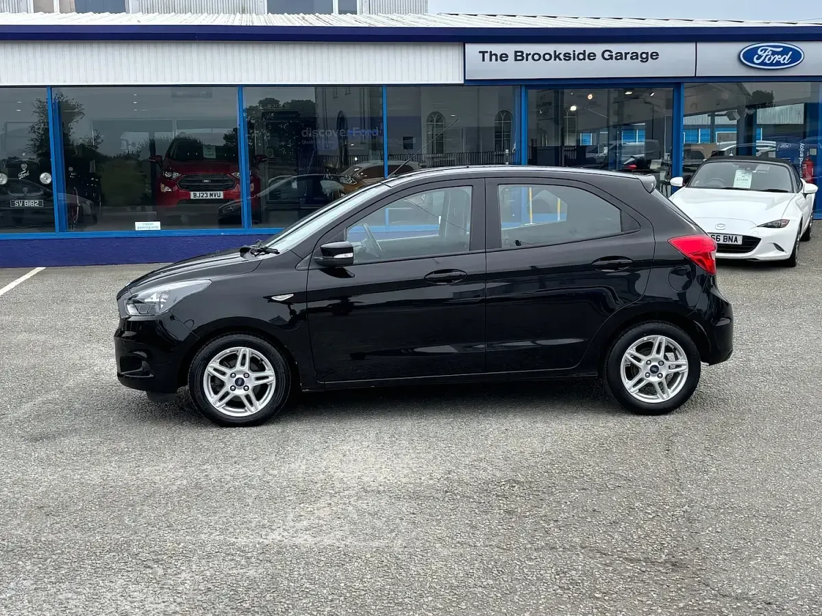 Used Ford Ka Plus Zetec 70 HP (51 kW) 2017 Black Hatchback