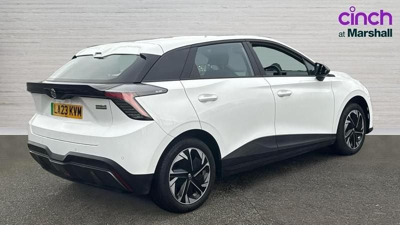 Usado MG MG4 EV SE 150 kW (204 CV) 2023 Blanco Utilitario