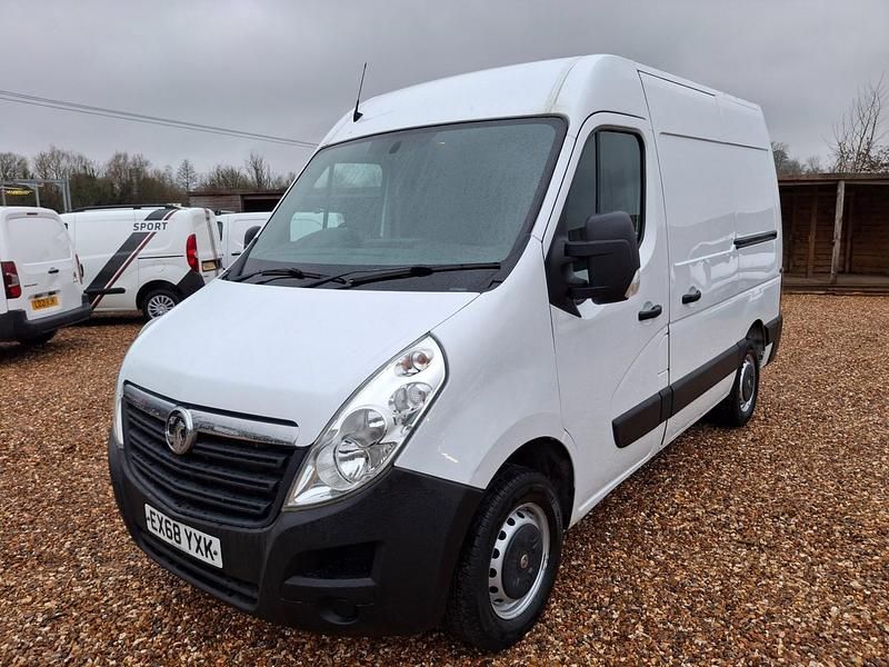 Used Vauxhall Movano 145 HP (106 kW) 2018 White MPV