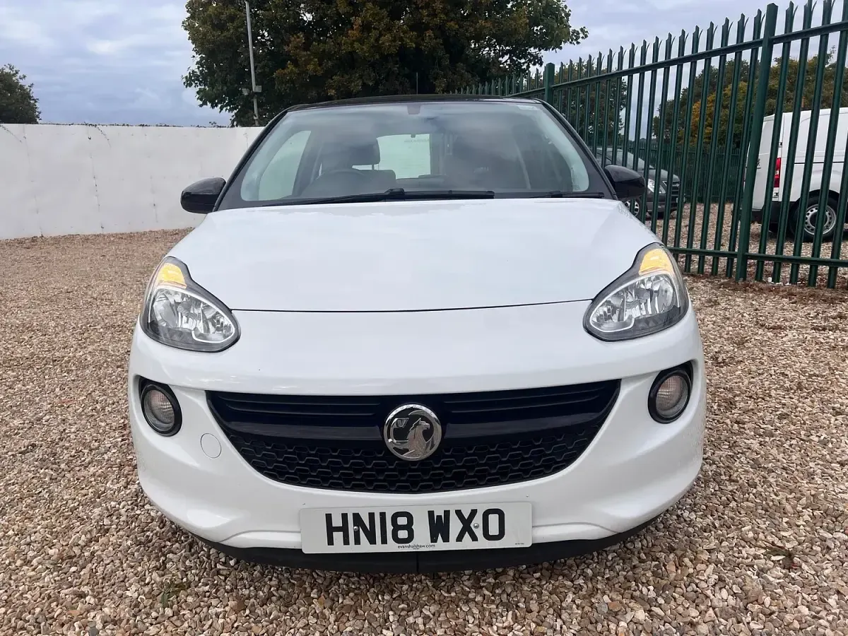 Used Vauxhall Adam S 70 HP (51 kW) 2018 White Hatchback