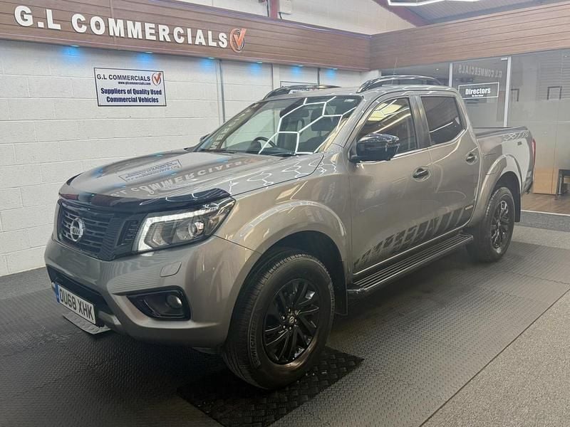 Used Nissan Navara N-Guard 190 HP (139 kW) 2018 Grey Pickup