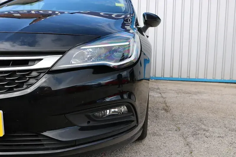 Used Vauxhall Astra Design Edition 136 HP (100 kW) 2019 Black Hatchback