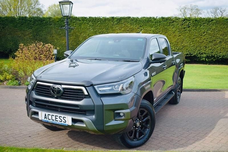 Used Toyota HiLux 201 HP (147 kW) 2025 Grey Pickup