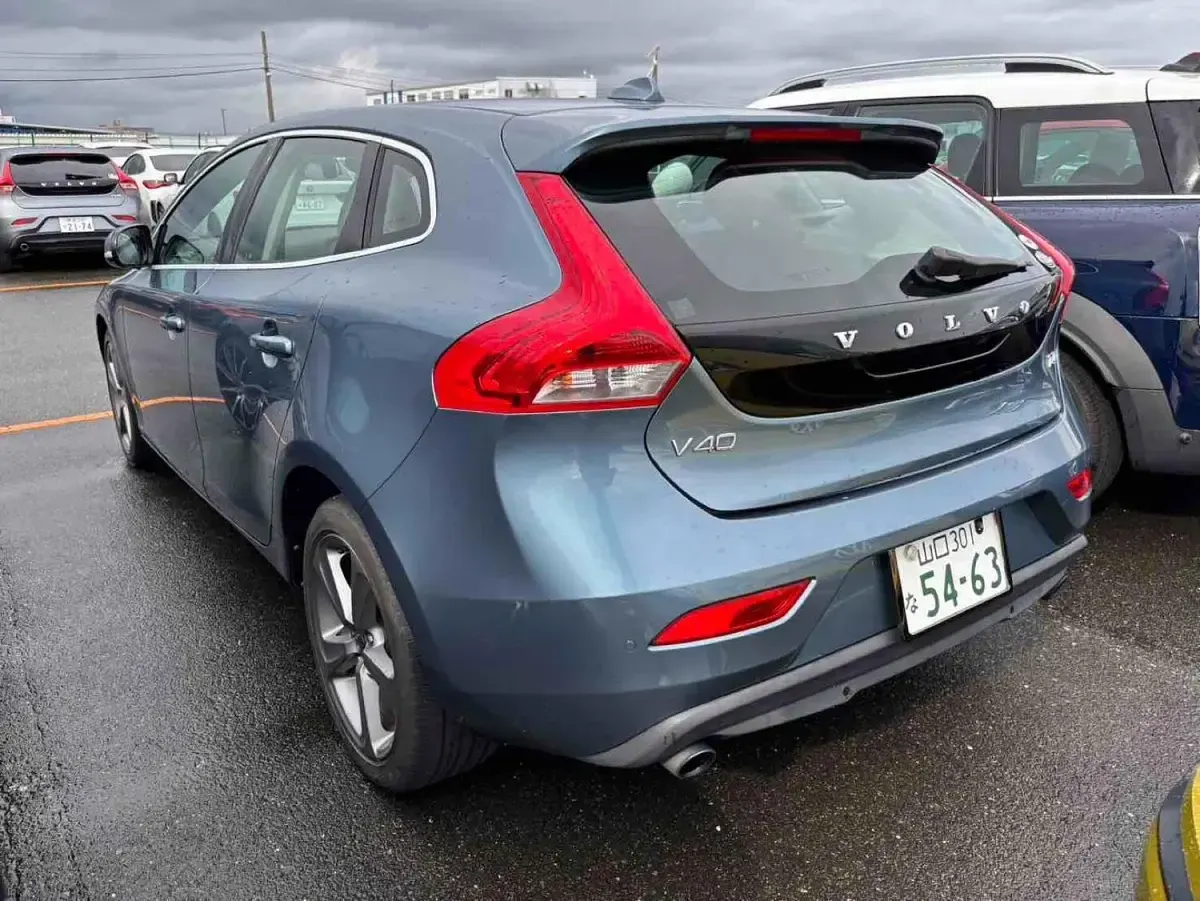Used Volvo V40 SE Lux 180 HP (132 kW) 2013 Hatchback