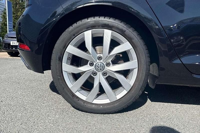 Used VW Golf VII SE 123 HP (90 kW) 2017 Black Hatchback