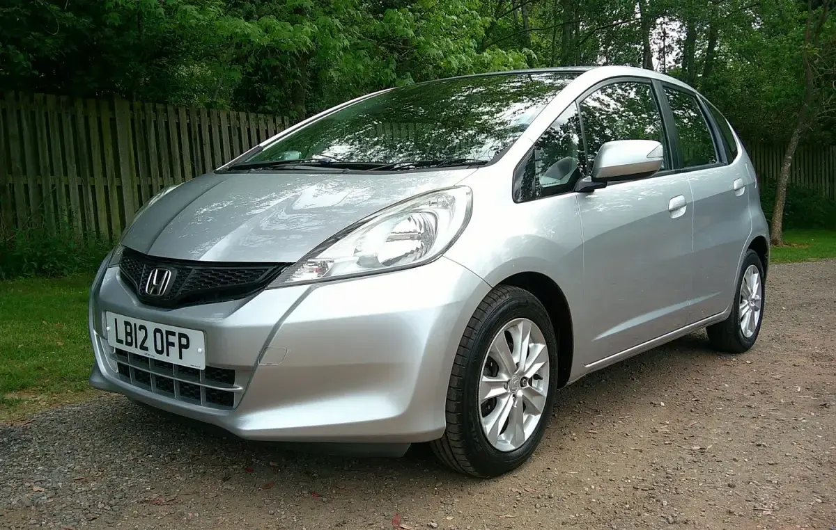 Second-hand Honda Jazz ES 99 CP (72 kW) 2012 Argintiu Hatchback