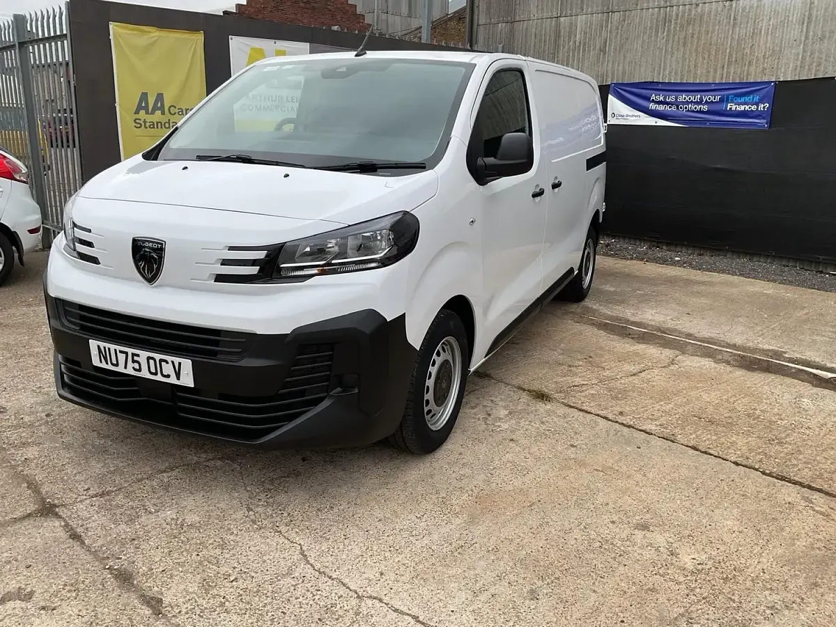 Used Peugeot Expert 120 HP (88 kW) 2025 White Van