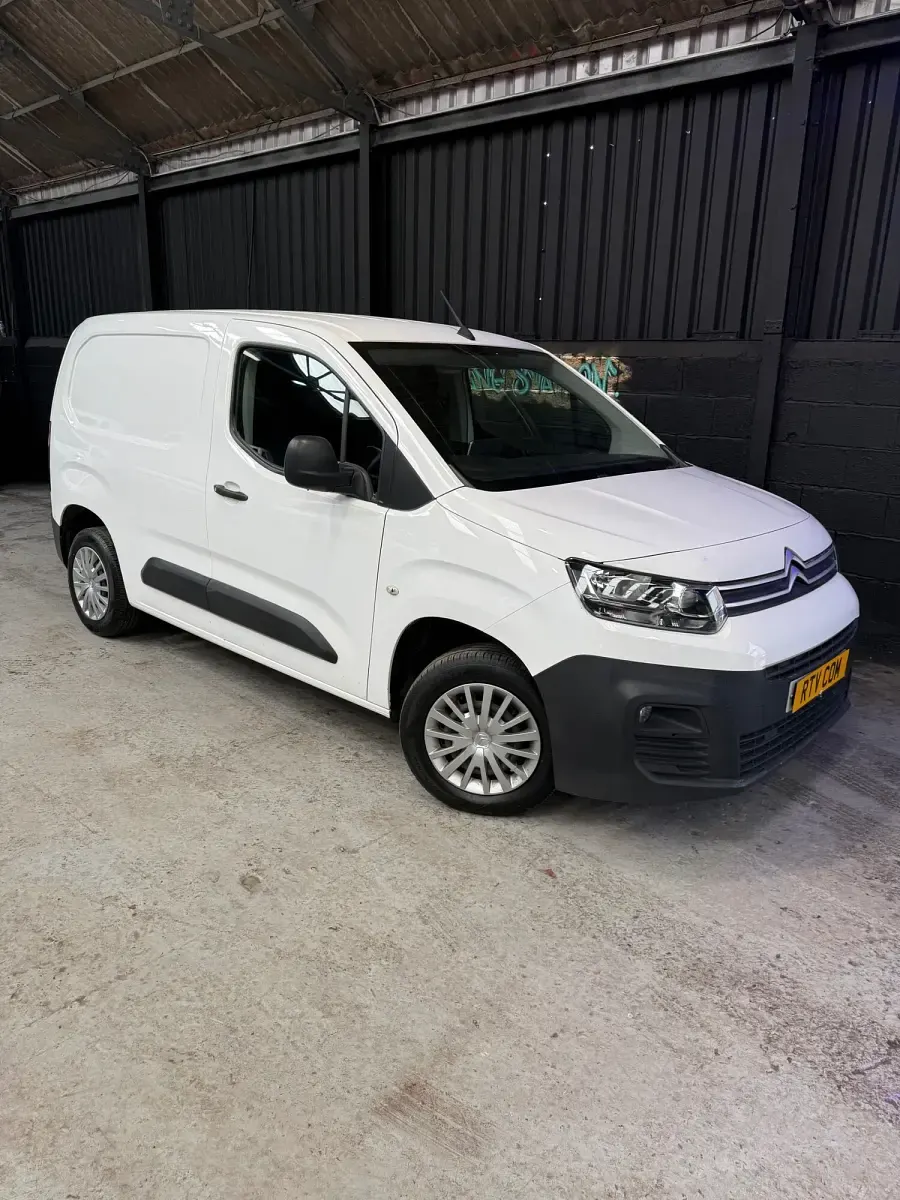 Used Citroën Berlingo 75 HP (55 kW) 2019 White MPV