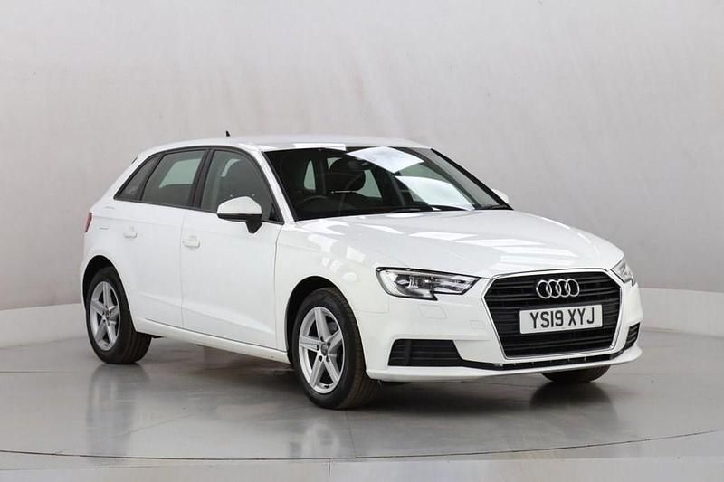 Used Audi A3 Sportback Design 116 HP (85 kW) 2019 White Hatchback