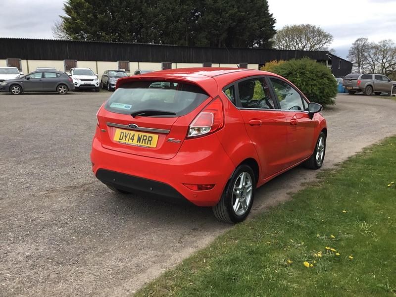 Used Ford Fiesta Zetec 2014 Red Hatchback
