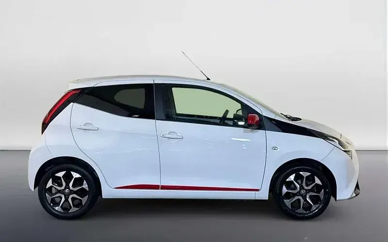 Used Toyota Aygo Trend 72 HP (52 kW) 2020 White Hatchback