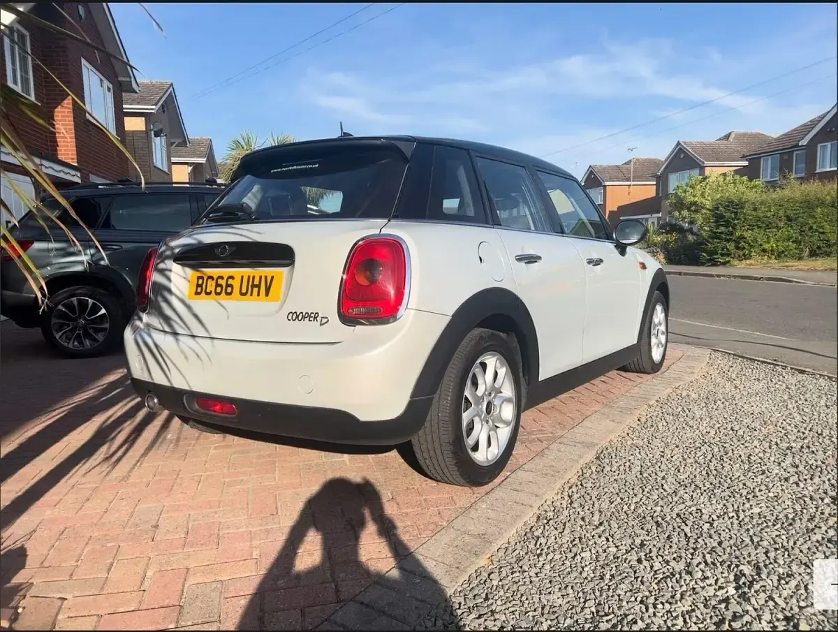 Used Mini Cooper D Hatch 116 HP (85 kW) 2016 Silver Hatchback