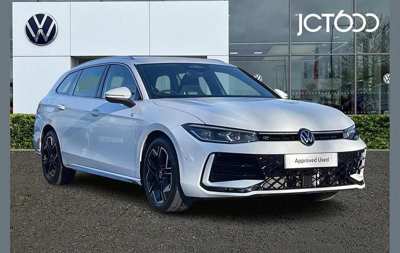 Used VW Passat R-line 150 HP (110 kW) 2025 White Estate